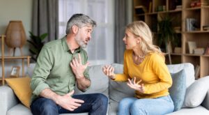 Una experta desvela las 5 preguntas que debes hacerte para resolver cualquier conflicto con tu pareja o tu mejor amigo