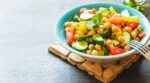 Ensalada de garbanzos: la receta más fácil y completa para disfrutarla como plato principal