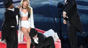 El novio de Taylor Swift se sincera sobre su sorprendente encuentro con el príncipe Guillermo: «es muy auténtico»