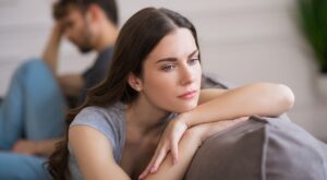 Estas son las 9 preguntas que debes hacerte antes de formalizar una relación, según una experta