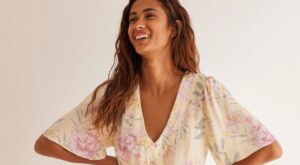 Women’secret arrasa con los 5 vestidos playeros holgaditos y rebajados al 70% que amarán las mujeres de 60 (desde 9,99€)