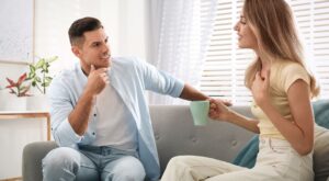 Discute con sabiduría: 6 frases inteligentes para lidiar con cualquier conflicto y aliviar la tensión con ingenio