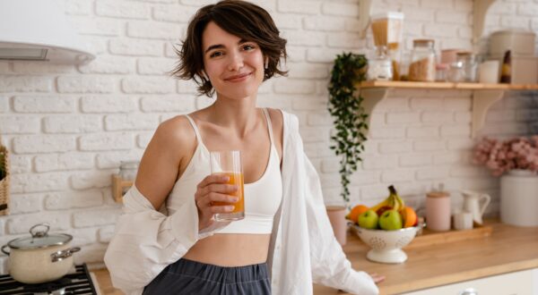 Las 2 mejores frutas para saciarte, deshincharte y quemar grasa abdominal que deberías incluir en tu día a día