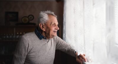 Con más de 100 años, Vincent Dransfield revela la bebida que toma diariamente desde hace décadas para estar en forma