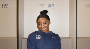 Simone Biles hace historia en los Juegos Olímpicos de París 2024 con una ovación en Bercy