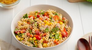 Por qué no se recomienda llevar ensalada de pasta a la playa: esto es lo que deberías tener en cuenta