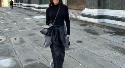 5 faldas de Zara que combinan con zapatillas deportivas y son perfectas para dar la bienvenida al otoño (desde 17,95€)