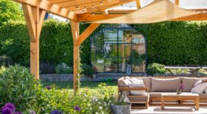 Ya no se lleva la madera en la terraza: en 2025, este revestimiento natural será lo más popular en suelos de exteriores