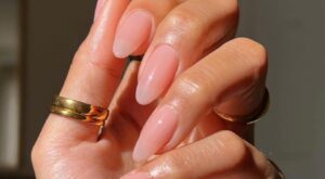 Este tratamiento es todo lo que necesitas para descansar tus uñas de la semipermanente y está en Amazon por 6 €