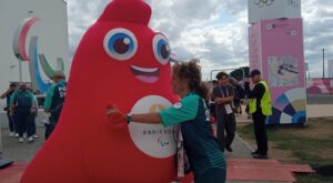 A sus 57 años, desvela su secreto para mantenerse en forma tras ser voluntaria en los Juegos Paralímpicos de París 2024