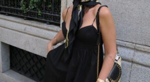 Vicky Martín Berrocal sorprende a sus fans y se adelanta al otoño con el look elegante en el color rey de esta temporada