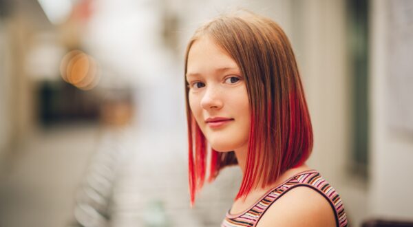 Cortes de pelo adolescentes: ¿moda pasajera o reflejo de su búsqueda de identidad? Cómo manejarlo como padres
