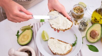 Este queso para untar tiene tanta grasa como la Nutella, advierte un nutricionista