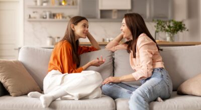 Estas son las frases que deberías evitar decir a tu hijo adolescente en plena pubertad, según dos pediatras