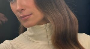 El truco de María Pombo para brillar con su medio recogido en París: la verdad detrás de su nuevo estilo