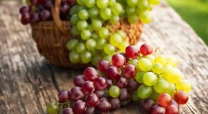 Uvas blancas o negras: descubre las mejores variedades para tu salud este otoño
