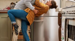 Lo que los hombres hacen y las mujeres no pueden ignorar: 6 claves según los expertos