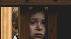 Las personas cuyos padres se divorciaron durante la infancia suelen desarrollar estos 12 rasgos en la edad adulta