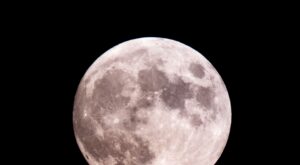 Selenofilia: el irresistible enigma psicológico de sentir fascinación por la luna