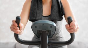 Un estudio desvela un beneficio oculto de la bicicleta estática: solo necesitarás 25 minutos al día