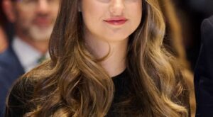 La princesa Leonor cumple 19 años: estos son los básicos de su armario que amarás este otoño/invierno 2025