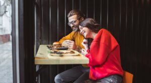 ¿Amor de una noche o algo más? 6 señales de que esta relación puede durar a largo plazo (¡la #3 es clave!)