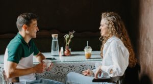 9 frases clave que un hombre dice cuando le gustas, pero no tiene la confianza para dar el paso