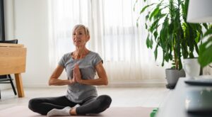 Descubre cuántas horas de deporte necesitas hacer semanalmente después de los 65 para mantenerte saludable y enérgica