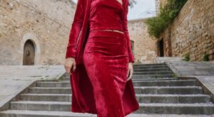 Quedan menos de 24 horas: participa y gana la chaqueta de terciopelo más elegante de Skirtu para brillar en fiestas