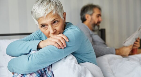 «Después de más de 20 años de matrimonio, nunca he tenido un orgasmo… Y por este motivo no se lo conté a mi marido”