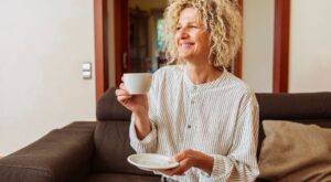 Los expertos se ponen de acuerdo: esta es la mejor hora para tomar café que podría incrementar tu esperanza de vida