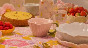 Tiger se adelanta a la primavera con su nueva vajilla con motivos florales desde 2,50 euros: elegante y en tendencia