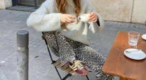 Zara ‘regala’ el pantalón de leopardo más elegante y en tendencia de la temporada: holgadito y sienta bien a todas