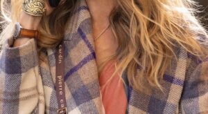 Los 4 colores de pelo que marcarán tendencia en 2025 (y que sientan genial después de los 50)