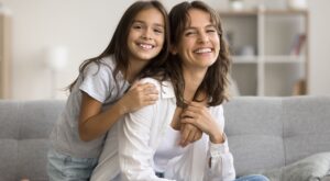 ¿Tuviste una infancia feliz? Estas 7 costumbres en casa denotarían que tus padres te ofrecieron un entorno de amor