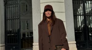 Skechers rebaja las zapatillas elegantes que suman altura y rejuvenecen después de los 50 (y quedan genial con traje)