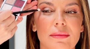 Párpados caídos a los 50: así puedes lograr una mirada más joven con el truco del “halo eyes”, avalado por expertos