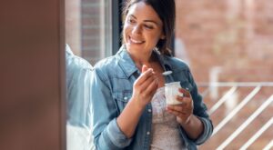 Soy dietista y estos 2 snacks dulces podrían ayudarte a perder peso de forma saludable
