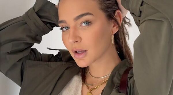 Adiós a la gabardina clásica: Bershka agotará sus cazadoras trench elegantes y en tendencia para los cambios de tiempo