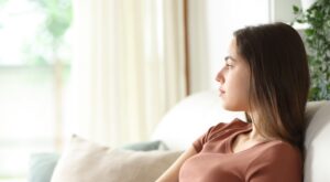 Las personas que no recibieron amor en la infancia tienen en común estos 6 patrones de conducta en la adultez