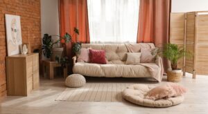 Olvídate de las cortinas blancas: esta es la alternativa elegante y moderna que está arrasando en 2025