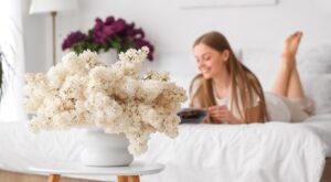 JYSK arrasa con el jarrón de nueva colección más original del momento por solo 7 € (y funciona solo o con flores)