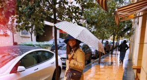 La AEMET alerta de lluvias y Skechers lanza el zapato en tendencia que podría reemplazar a los mocasines en Semana Santa