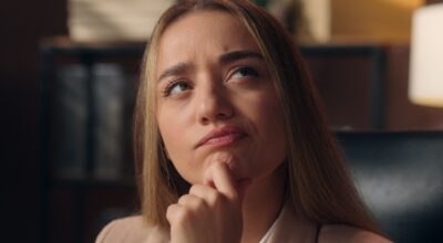 Las personas más inteligentes que la media usan con frecuencia estas 17 expresiones, según los expertos