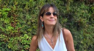 Skechers triunfa con las alpargatas con plataforma que querrás llevar con todo tu fondo de armario de lino este verano