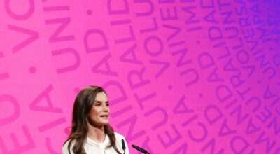 Letizia arrasa con los pantalones marineros elegantes para primavera y ya hay un clon ‘low cost’ por 19,99 € en H&M