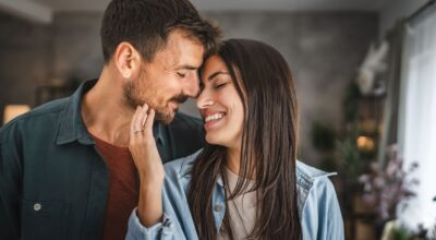 Estos 4 rasgos poco frecuentes hacen a los hombres irresistibles, según los expertos (y no tienen que ver con el físico)