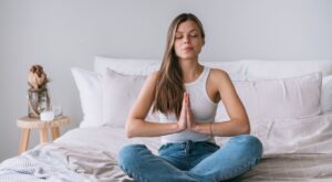 10 cosas que puedes hacer en las noches de verano para mantener tu peso, según una experta