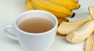 JousFit, experta en fitness: «si hierves la cáscara del plátano conseguirás el mejor té para dormir profundamente»