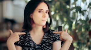 8 frases que delatan a una persona egocéntrica sin que se dé cuenta, según los expertos (y así puede remediarlo)